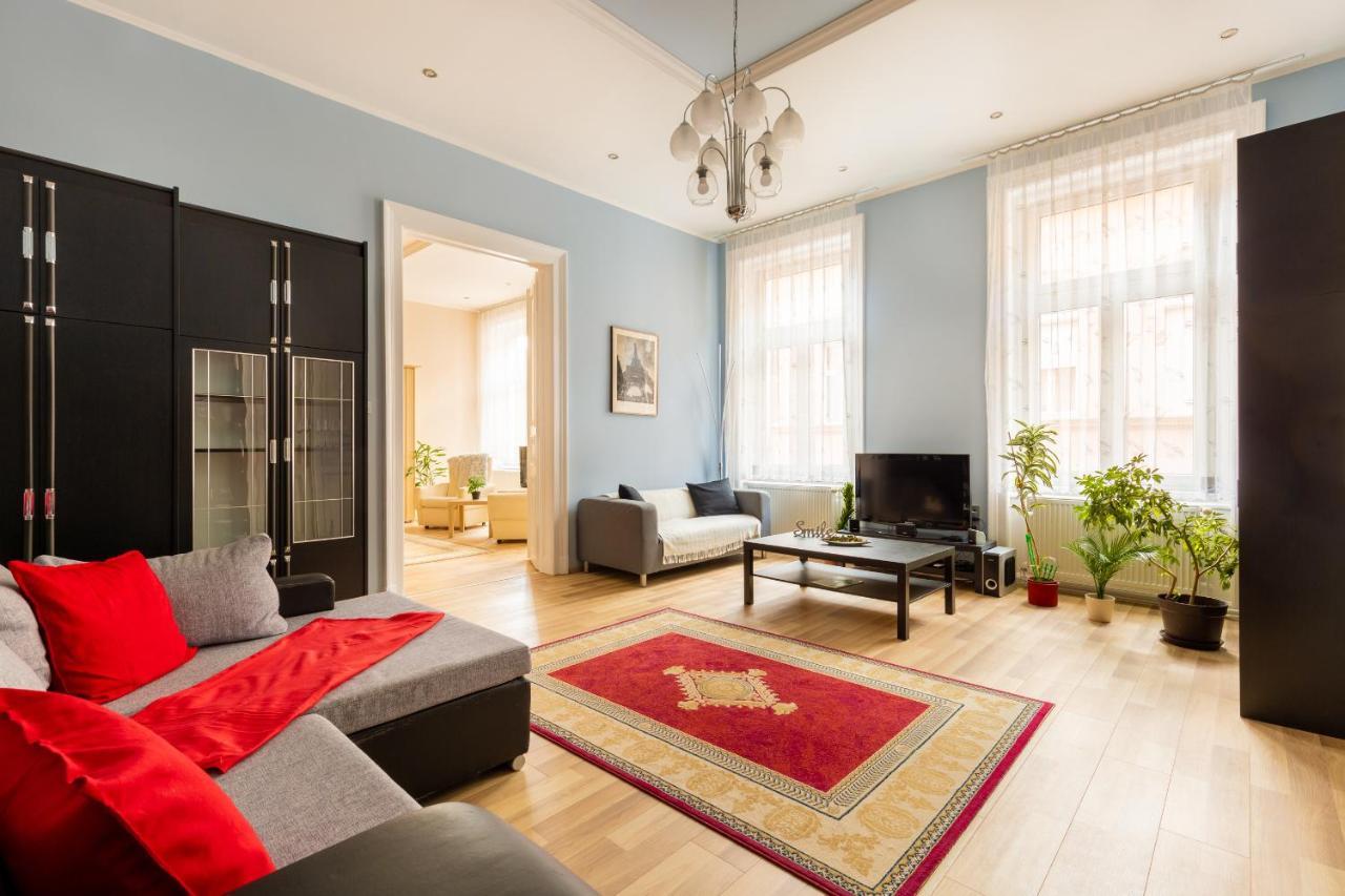 F24 Ferenc Apartment บูดาเปสต์ ภายนอก รูปภาพ